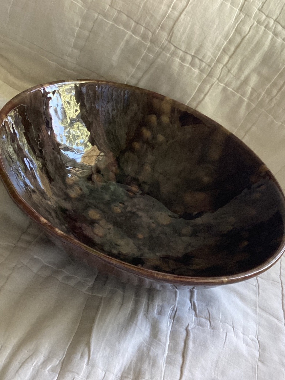 VINTAGE BEAUCE POTTERY LARGE SHINY GLAZED SERVING BOWL